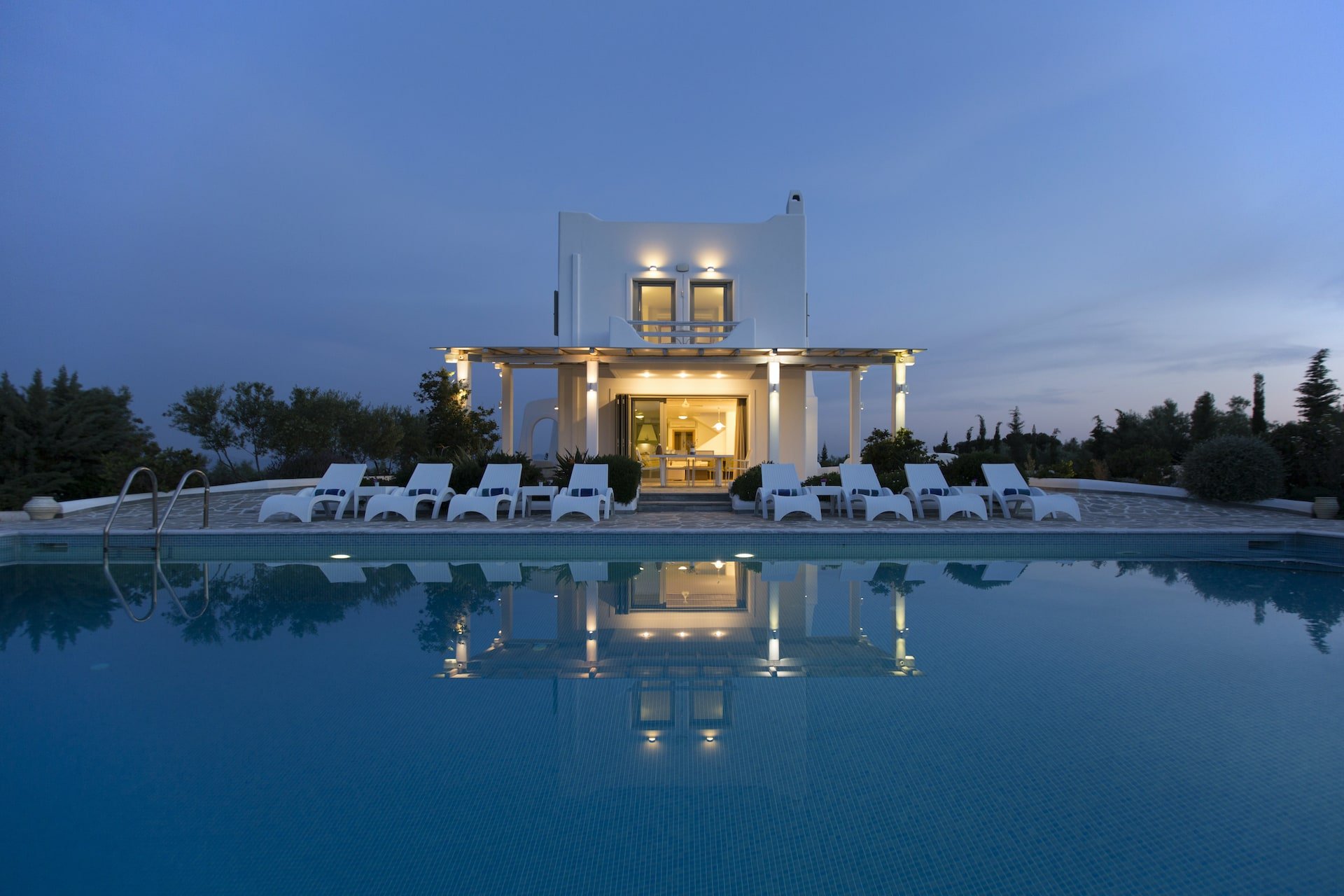 Villa Aura · 1/3